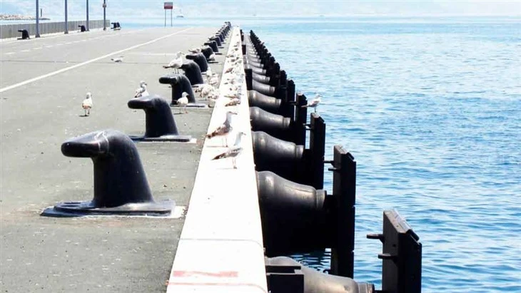 Resilient Marine Mooring Bollard Resilient Marine Mooring Bollard